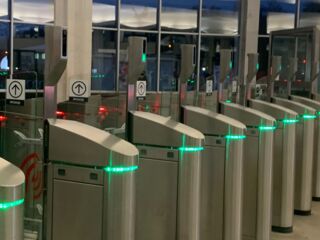 Стойки видеонаблюдения для Московского метро